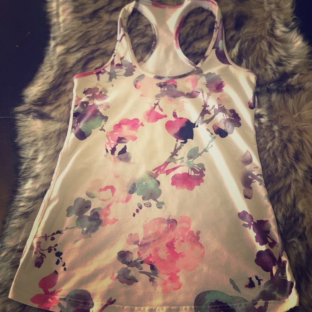 Lululemon blurred blossom racerback tank.